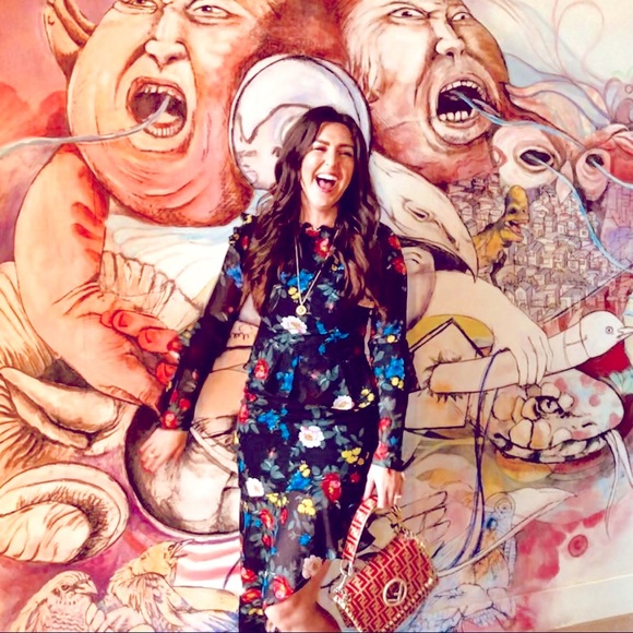 Meet your Posher, Stephanie - Picture 7 of 9